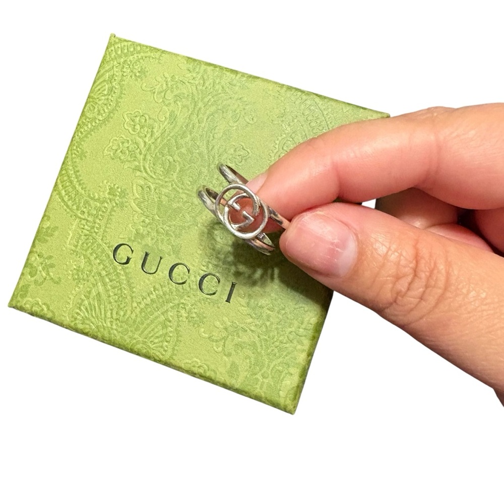 Gucci Double G Interlocking Logo Ring in Silver Tone - Picture 4 of 9
